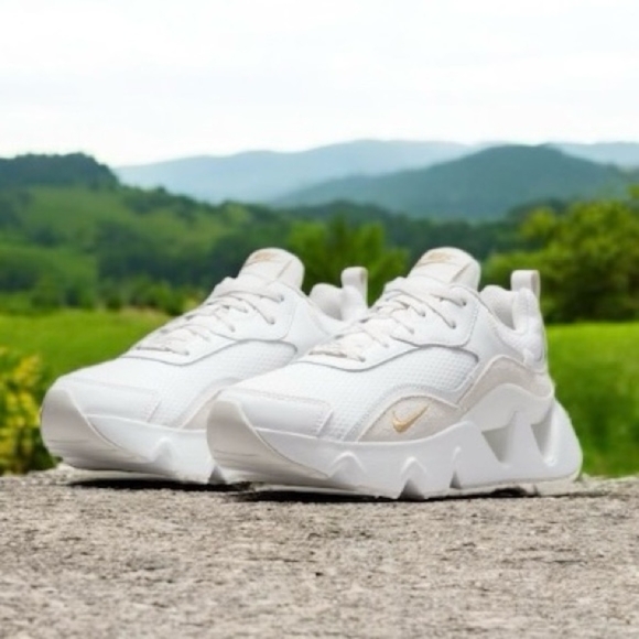 Nike Women’s White Leather Sneakers Gold Logo Casual Athletic Shoes Size 7.5 - Picture 1 of 9